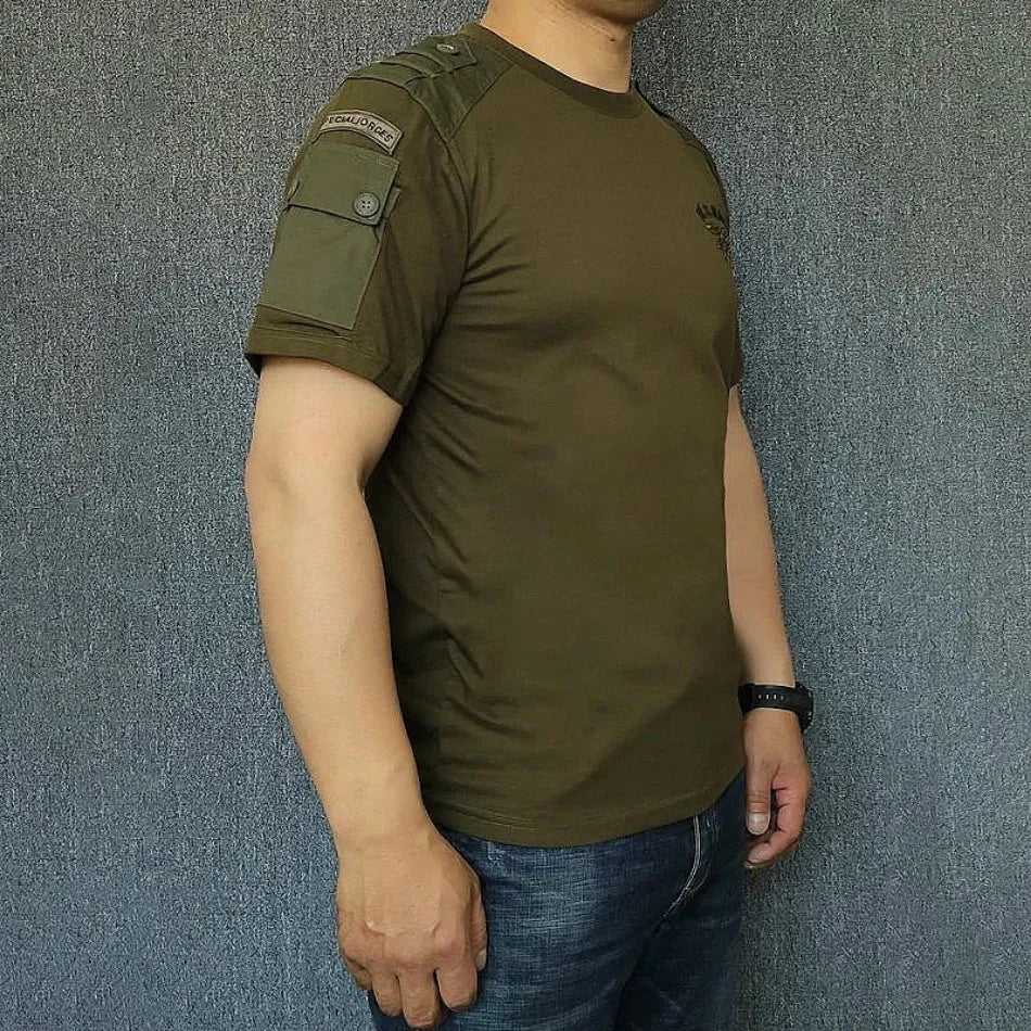 US Navy combat t-shirt in olive green with tactical shoulder pockets for outdoor activities