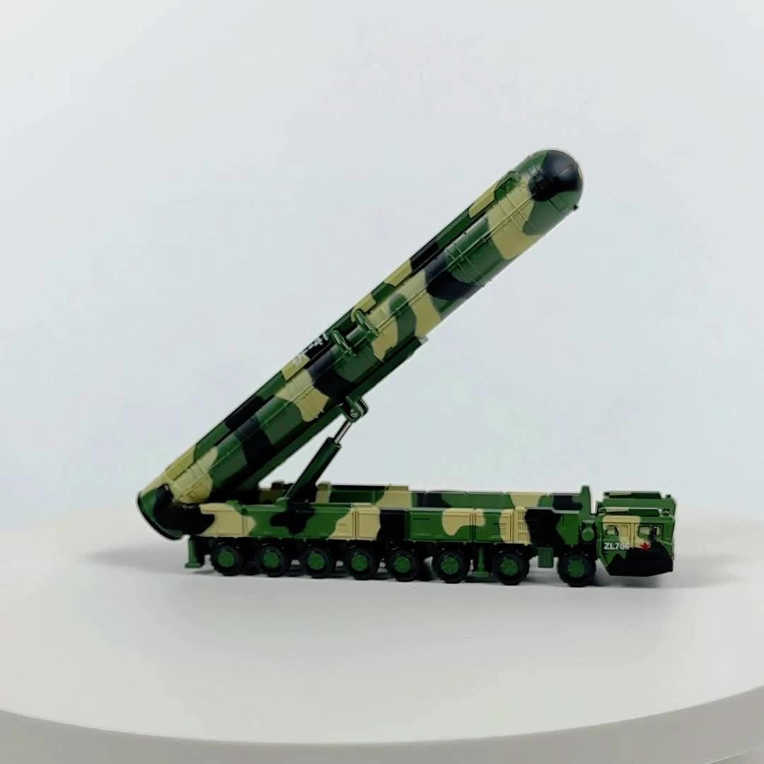 1/144 Missile Transport Truck