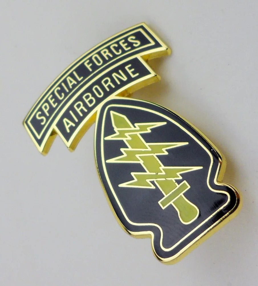 US Army Special Forces Airborne Green Beret Badge